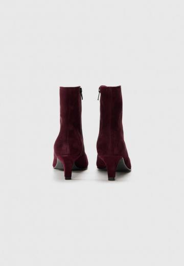 Сапожки на танкетке