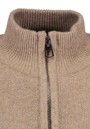 Вязаная кофта