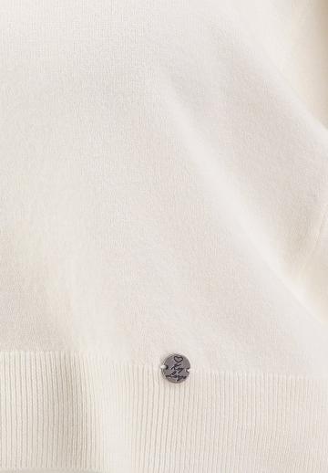 Пуловер с вырезом V