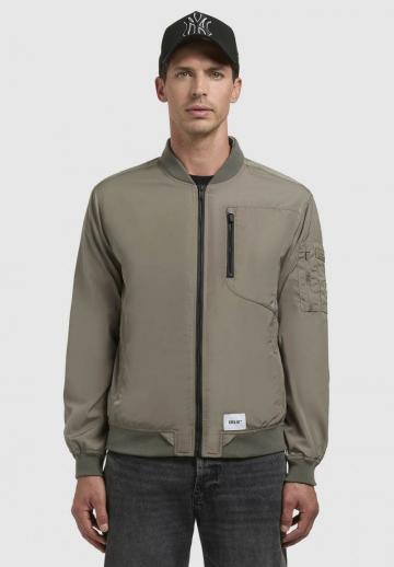 Куртка бомбер