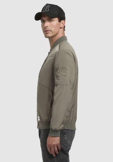 Куртка бомбер