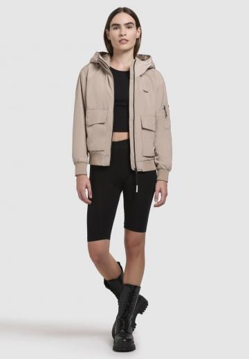 Куртка с накладнымит карманами