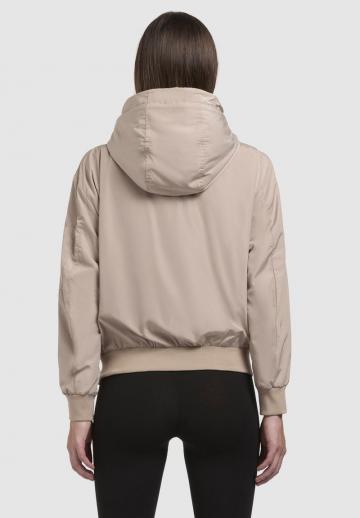 Куртка с накладнымит карманами