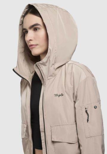 Куртка с накладнымит карманами