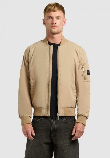 Куртка бомбер