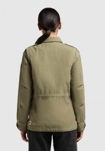 Куртка с накладнымит карманами