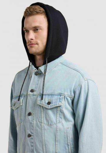 Джинсовая куртка