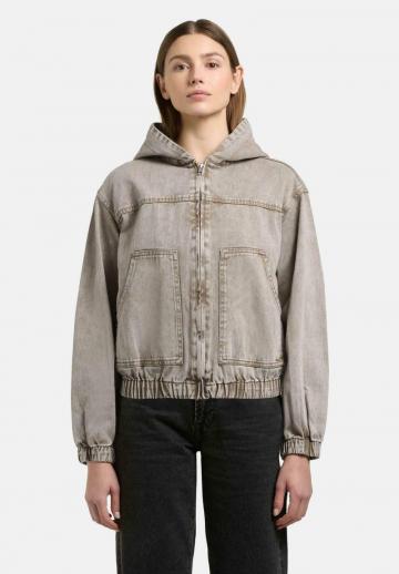 Куртка с накладнымит карманами