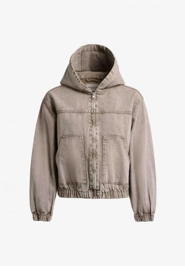 Куртка с накладнымит карманами