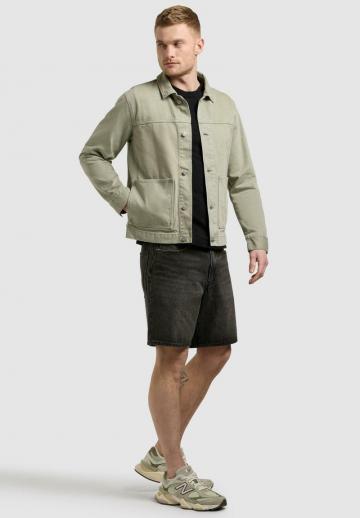 Джинсовая куртка