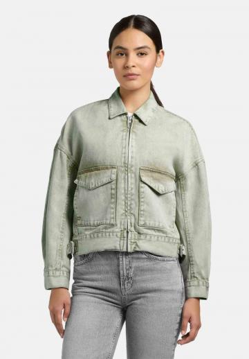 Куртка с накладнымит карманами