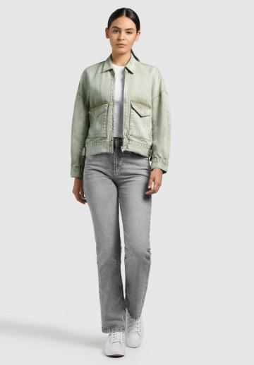 Куртка с накладнымит карманами