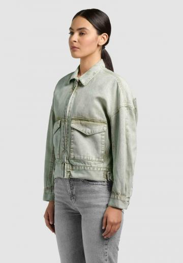 Куртка с накладнымит карманами