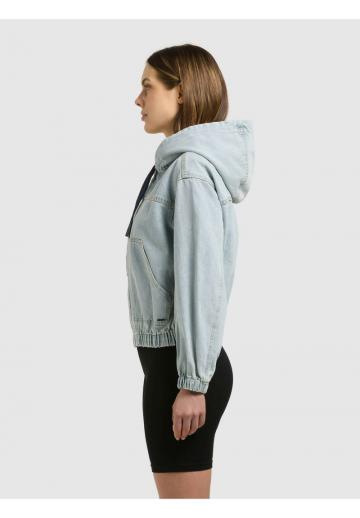 Джинсовая куртка