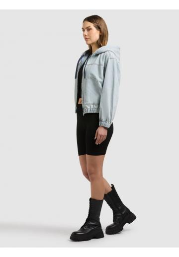 Джинсовая куртка