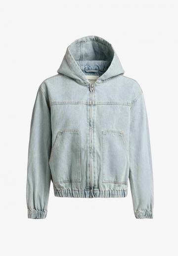 Джинсовая куртка