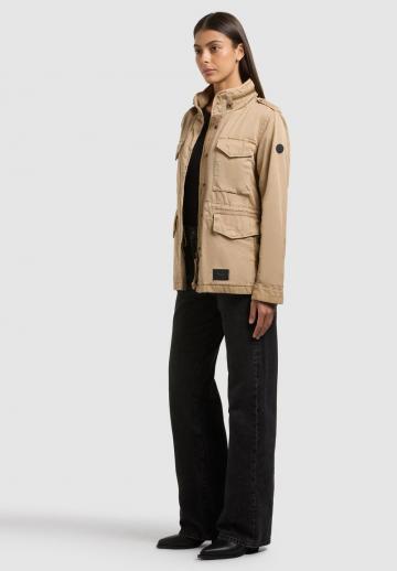 Куртка с накладнымит карманами