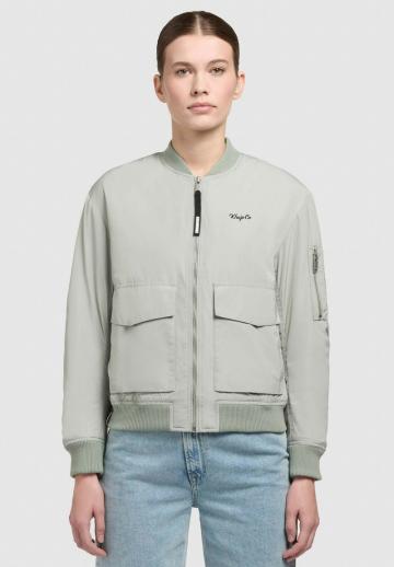 Куртка с накладнымит карманами