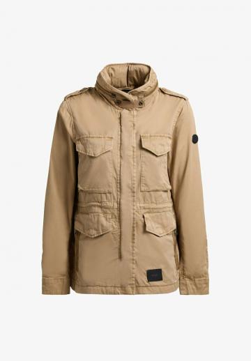 Куртка с накладнымит карманами