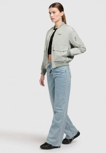 Куртка с накладнымит карманами