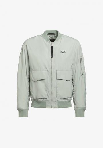 Куртка с накладнымит карманами