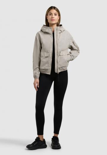 Куртка с накладнымит карманами