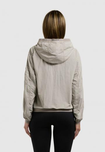 Куртка с накладнымит карманами