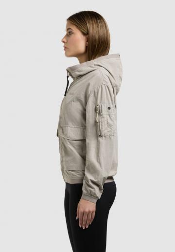 Куртка с накладнымит карманами