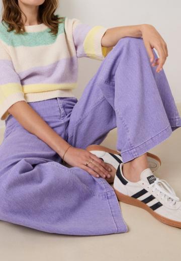 Клешеные джинсы