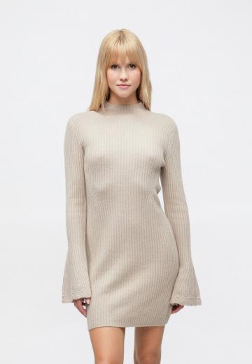 Вязаное платье