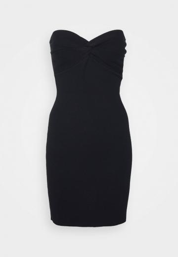 Платье без бретелек