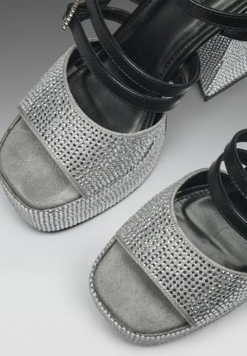 Босоножки на платформе