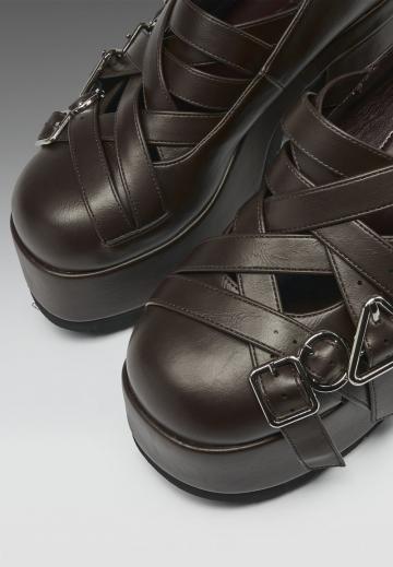 Туфли с высоким носом