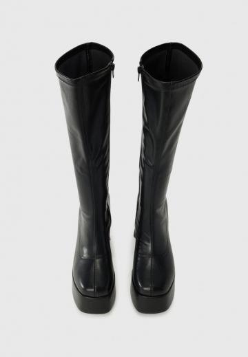 Высокие сапоги