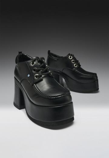 Туфли на шнуровке