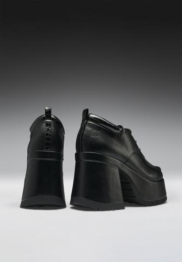 Туфли на шнуровке