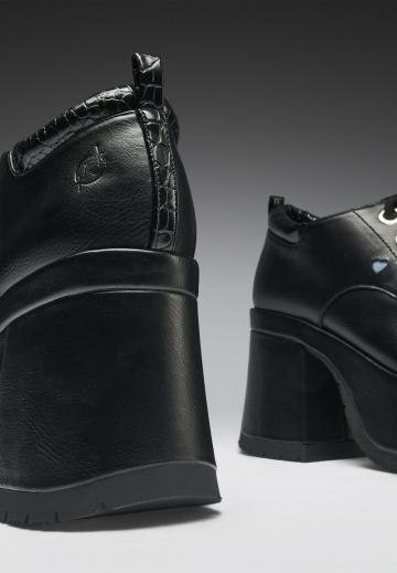 Туфли на шнуровке