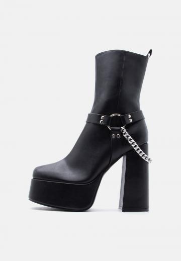 Полусапожки на платформе