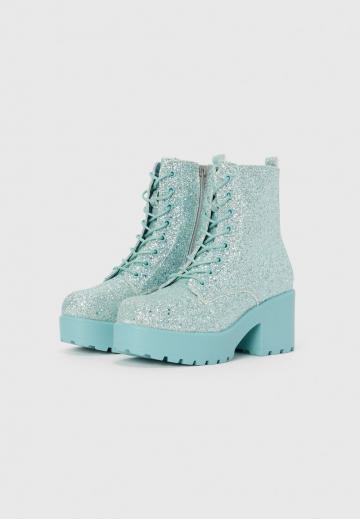 Полусапожки на высоком каблуке