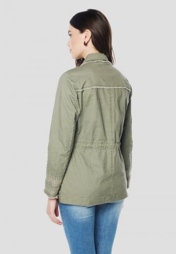 Короткое пальто