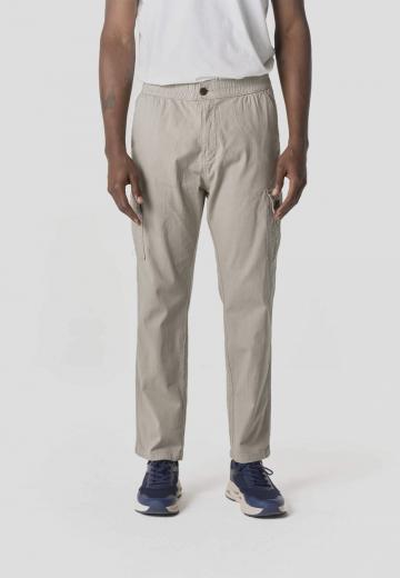 Брюки с накладными карманами