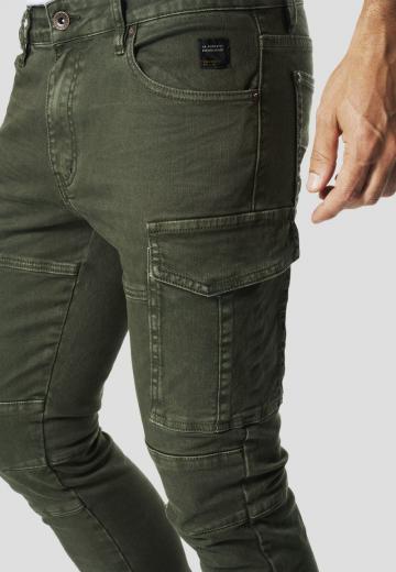 Брюки с накладными карманами