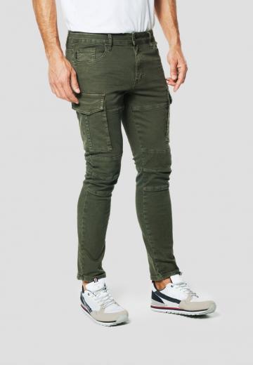 Брюки с накладными карманами