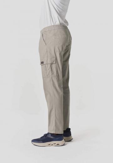 Брюки с накладными карманами