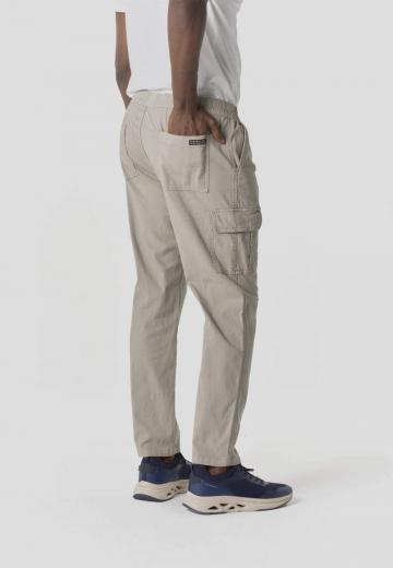 Брюки с накладными карманами