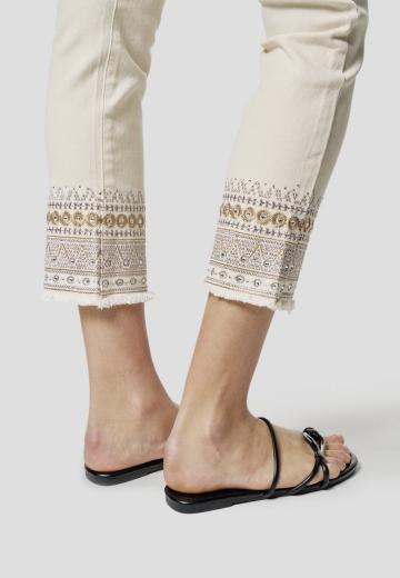 Короткие джинсы