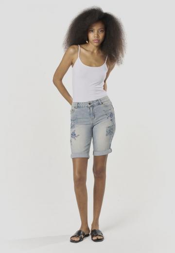 Джинсовые шорты