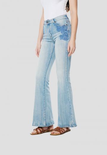 Клешеные брюки