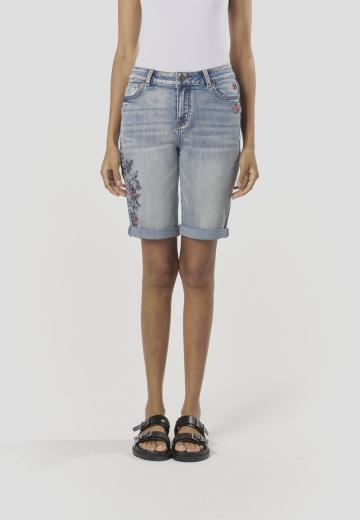 Джинсовые шорты