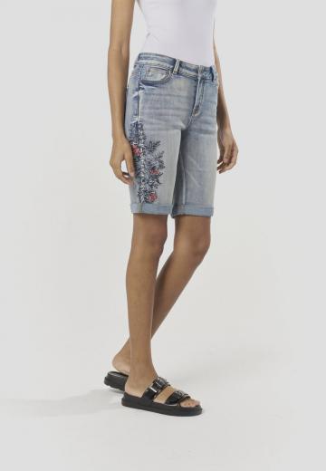 Джинсовые шорты